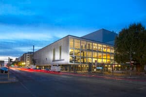 Aussenansicht der Deutschen Oper Berlin